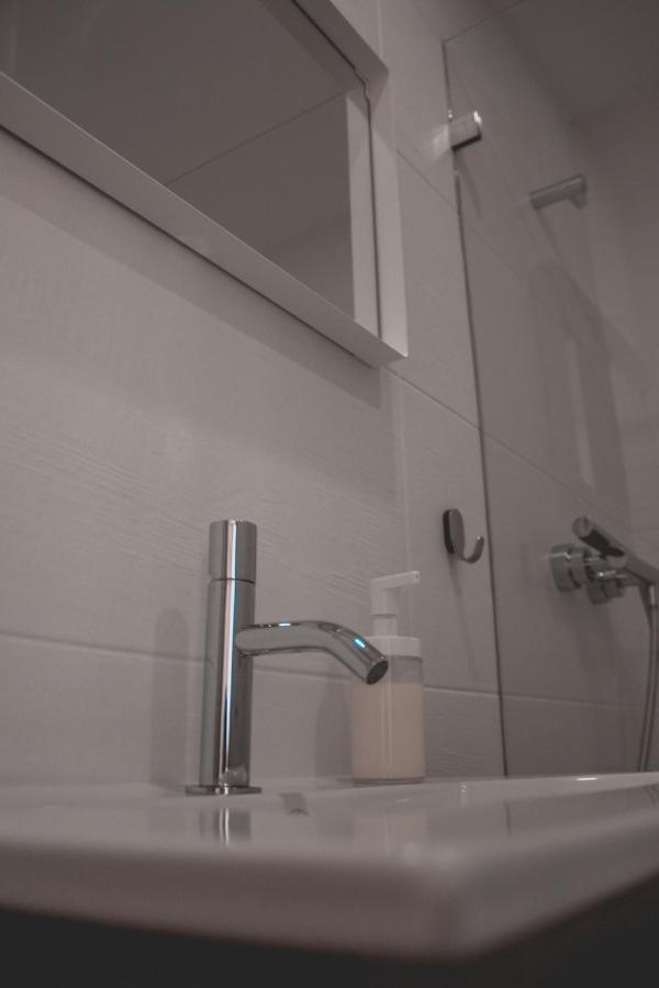 Almas Rooms Лагос Стая снимка
